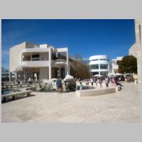 Richard Meier, Getty Centre, Los Angeles, photo by Roman Fuchs, Wikipedia.jpg